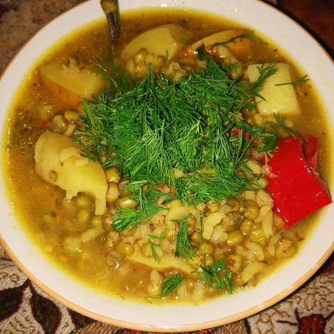 Пряный вегетарианский суп из маша с рисом и картофелем
