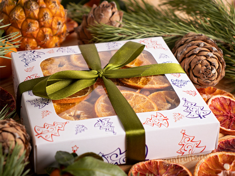 новогодний подарок орехи и сухофрукты